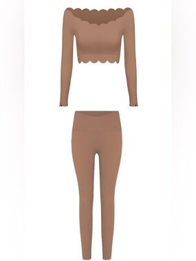 Wiskii Scalloped Long Sleeve Crop Top and Leggings Activewear Workout Set Large